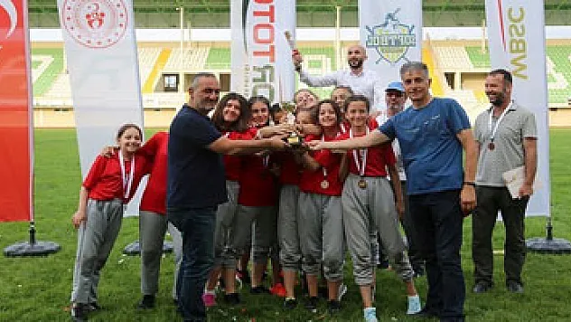 Analig Softbol'da Kayseri Kız Takımı Türkiye Şampiyonu Oldu