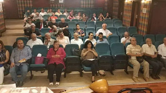 Dr. Dinçağ'dan şiir dinletisi