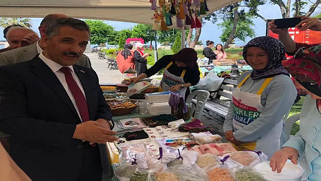 'Samsun 5.Yöresel Ot Yemekleri Festivali' Samsun Büyükşehir Belediyesi Sanat Merkezi alanında düzenlendi.