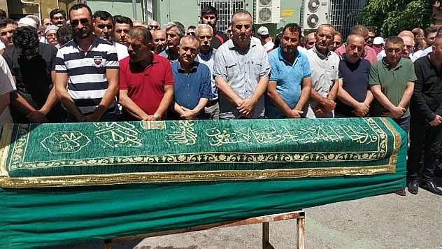 Yangında hayatını kaybeden iş yeri sahibi toprağa verildi 