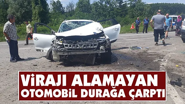 Virajı alamayan otomobil durağa çarptı: 5 kişi ölümden döndü