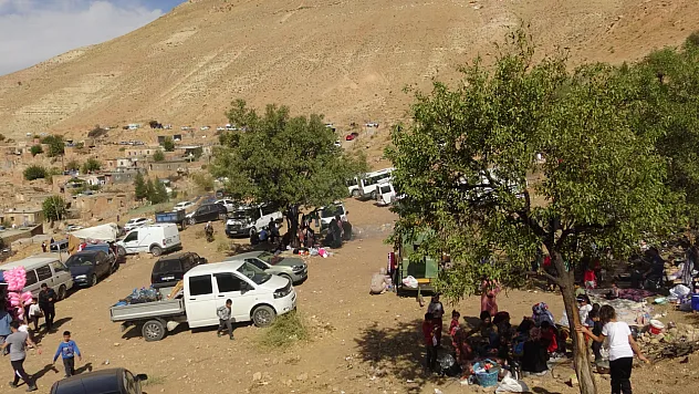 7 asırlık gelenek sürüyor: Şeyh Bube Türbesi'ne binlerce kişilik ziyaretçi akını