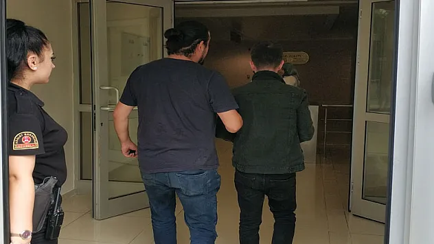 Bıçaklı ağır yaralamaya adli kontrol