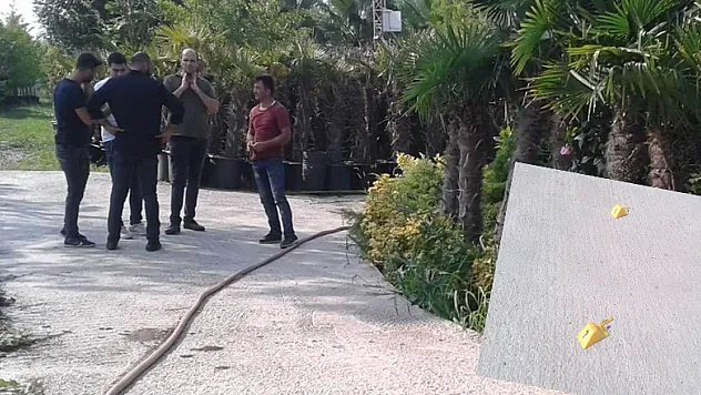 Çiçekçide kavgada 1 kişi silahla yaralandı 