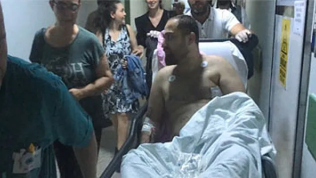 Annesiyle birlikte köpeğini gezdirmeye çıkardı, sokak ortasında dehşeti yaşadı