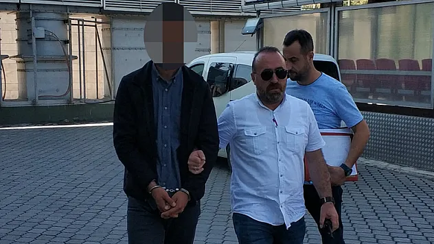 Telefon dolandırıcısı sahte polis tutuklandı