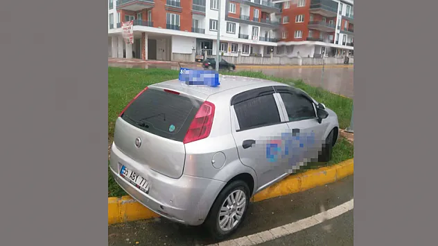 Sağanak yağış kaza yaptırdı