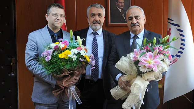 Dekanlıklarda devir teslimler