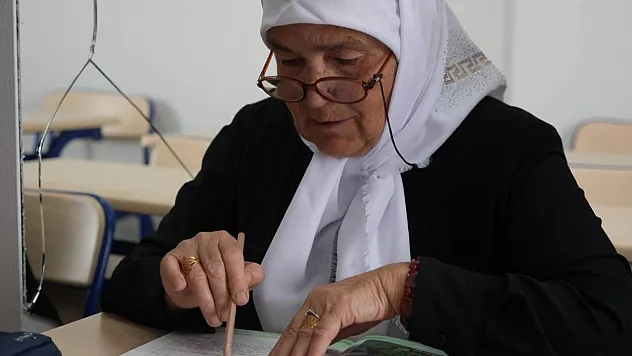 72 yaşında çocukluk hayalini gerçeğe dönüştürdü