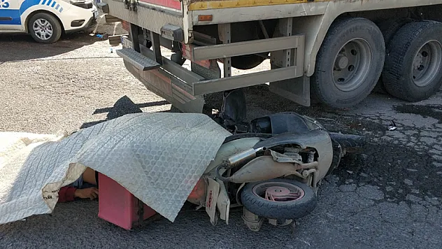 Ters yolda giden kamyon can aldı