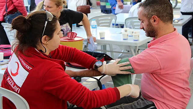 Baruthane Ortaokulu'nda yeni bir kan bağışı rekoru