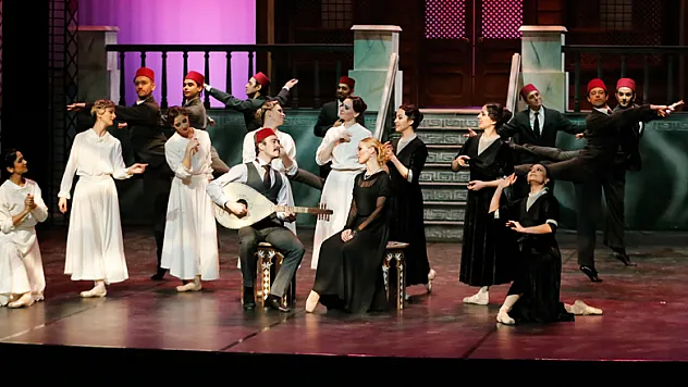 'Çalıkuşu' sahnelenecek