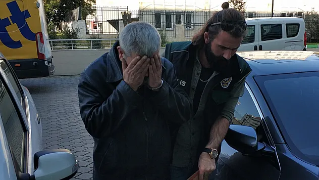 Evinde esrar ele geçirildi