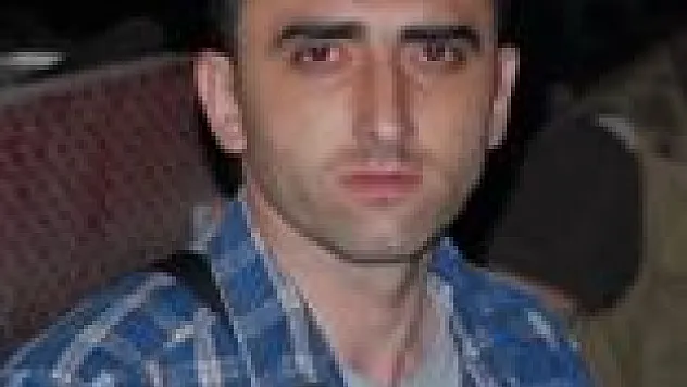 Öğretmen otomobiliyle ırmağa uçtu