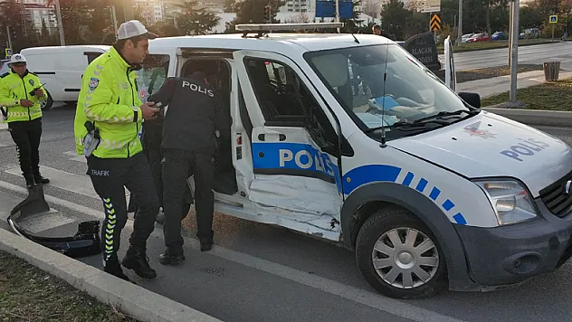 Samsun'da polis aracı kaza yaptı: 2 polis yaralı