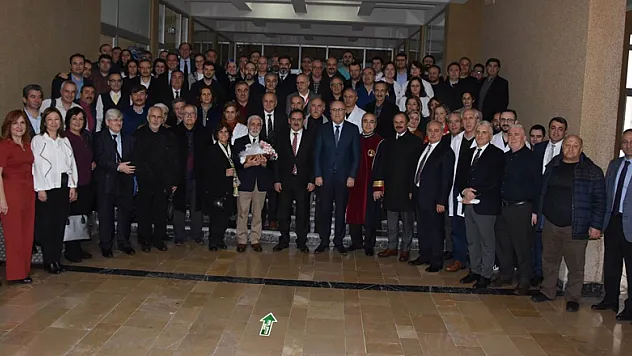 Prof. Dr. Şahinoğlu'na emeklilik ve veda töreni