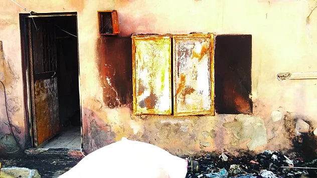 Evi yanan aileye belediye ile devlet desteği