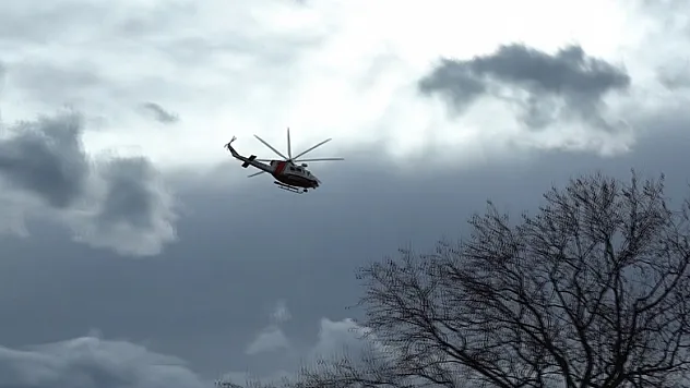 Kızını kurtarmak için ırmağa atlayan baba, helikopter destekli aranıyor