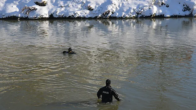 Terme Çayı'nda kaybolan babayı arama çalışmaları devam ediyor