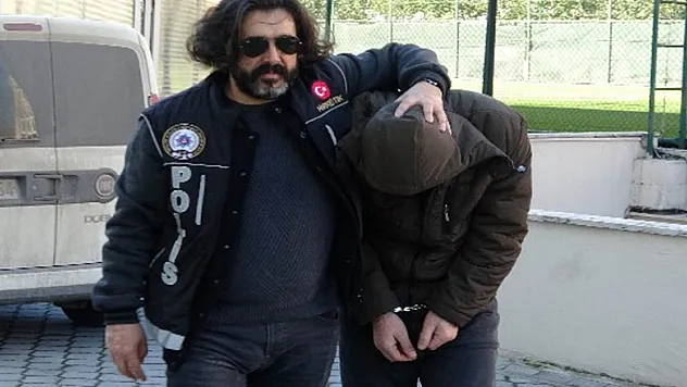 483 gram bonzai ile yakalandı