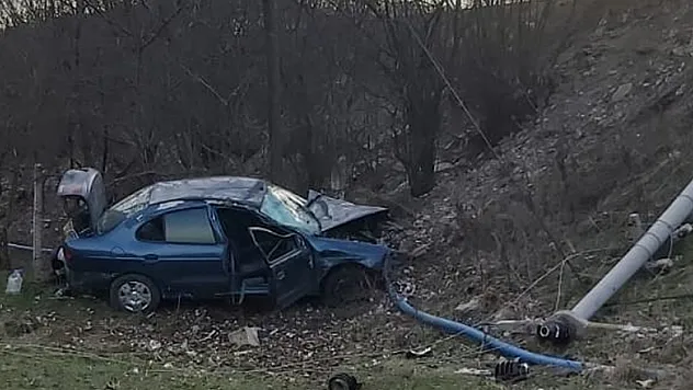 Otomobil şarampole yuvarlandı: 2 yaralı