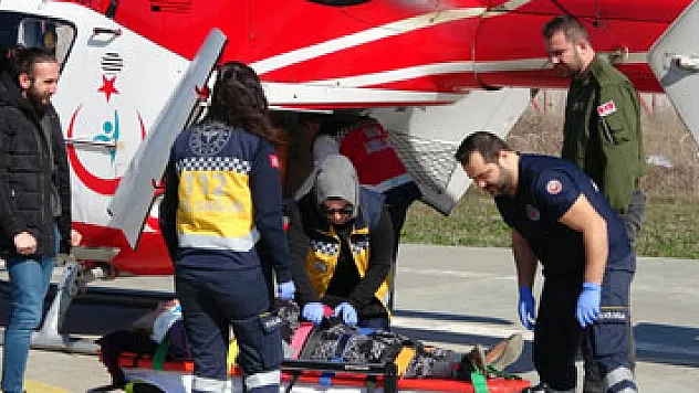 Samanlıkta düşen kadın ambulans helikopterle hastaneye sevk edildi