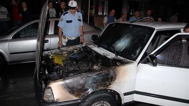 Otomobilde çıkan yangın söndürüldü