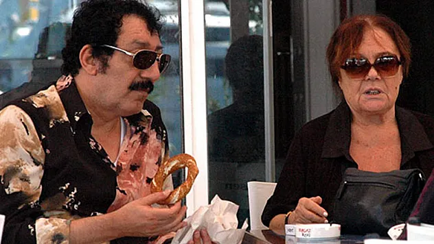 Müslüm Gürses'in eşi Muhterem Nur, hayatını kaybetti