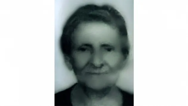 Evde düşen yaşlı kadın hayatını kaybetti