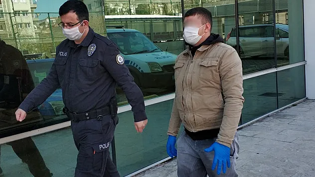 Çalıştığı iş yerinde patronlarını bıçakladı