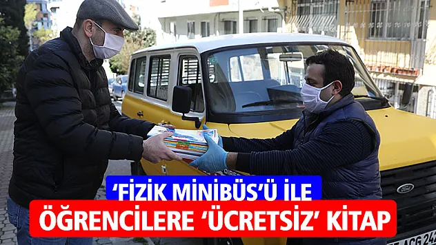  'Fizik Minibüsü' ile topladığı kitapları öğrencilere ücretsiz dağıtıyor  