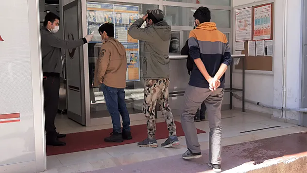 Sınırdan geçemeyen göçmenler Samsun'a getirildi