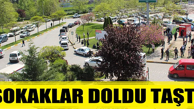 Sokaklar doldu taştı