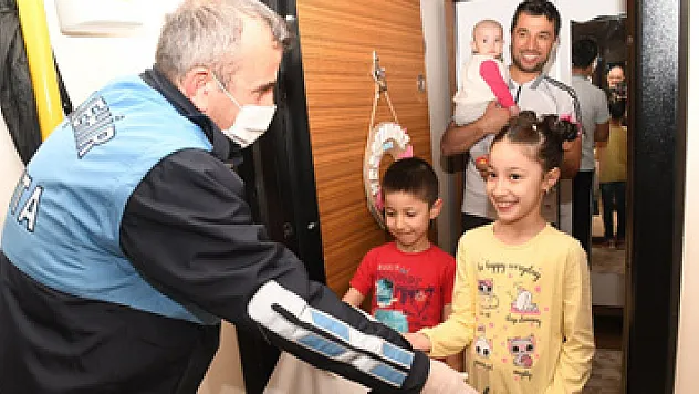 Başkan Demir, çocukları sevindirdi