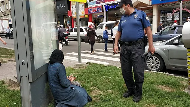 Kimliksiz dilenci polise zor anlar yaşattı 