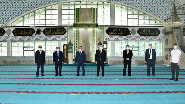 Vali Kaymak'tan cuma denetimi 