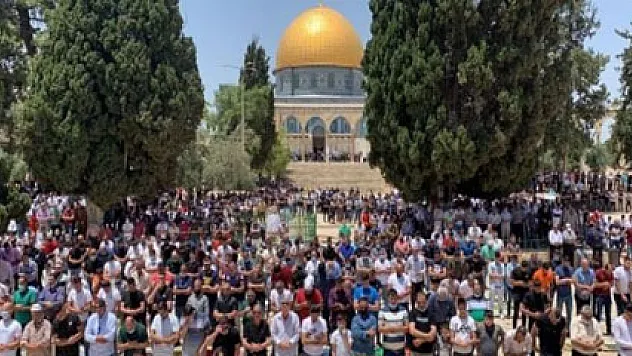 Mescid-i Aksa'da ilk cuma namazı kılındı