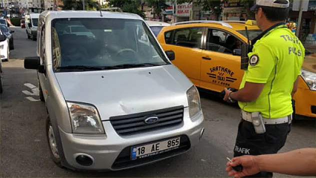 Samsun'da kamyonet yayaya çarptı