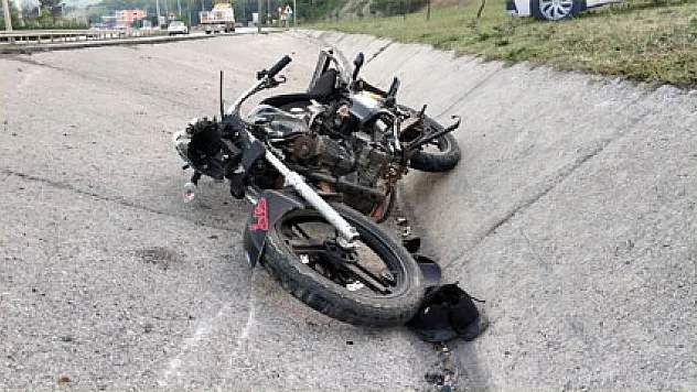 Asker konvoyunda motosikletiyle kaza yapan genç hayatını kaybetti