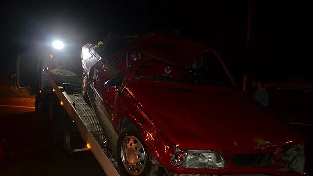 Hurdaya dönen araçtan sağ çıktılar