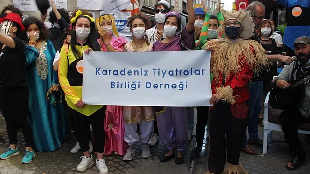 Tiyatrocular sektöre destek istedi  