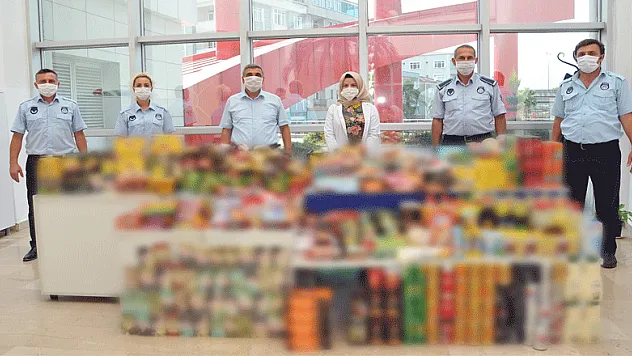 Tarihi geçmiş 1300 gıda ürünü imha edildi