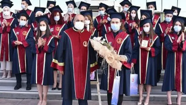 OMÜ Diş Hekimliği 76 mezun verdi
