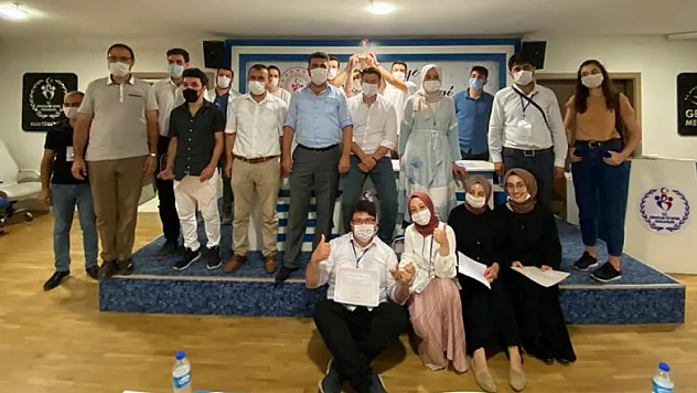 Atakum Gençlik Merkezi üyeleri münazara bölge yarışmasında Samsun'u temsil edecek