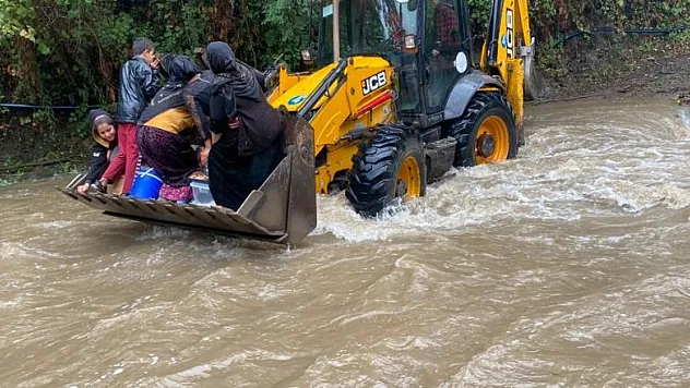 Mahsur kalan mevsimlik işçilerini Terme Belediyesi kurtardı