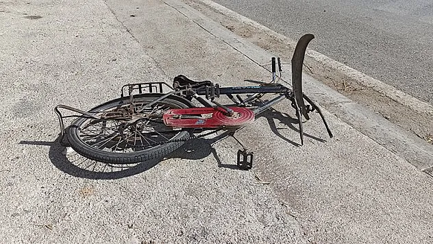 Otomobilin çarptığı bisikletli yaralandı   