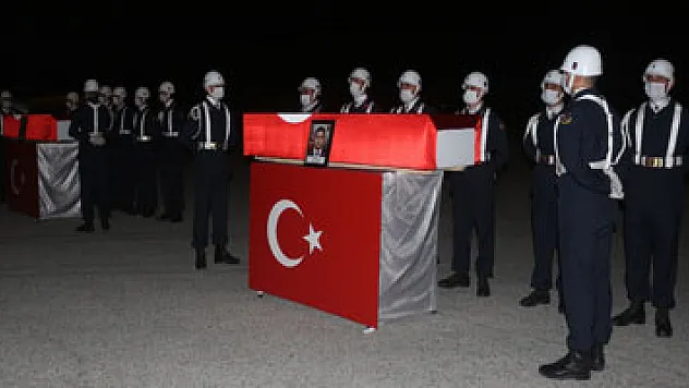 Şehit askerlere uğurlama töreni