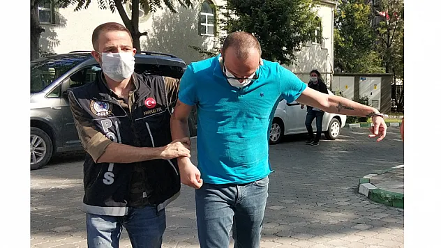 Samsun'da esrarla yakalanan 2 kişi adliyeye sevk edildi