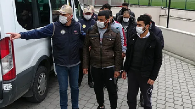 Samsun'da DEAŞ'tan gözaltına alınan 8 yabancıya ek gözaltı süresi
