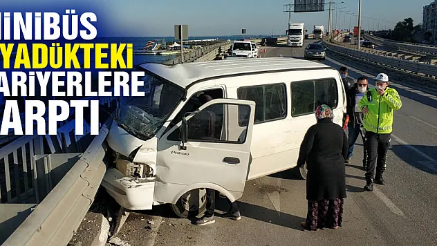 Samsun'da panelvan minibüs viyadükteki bariyerlere çarptı: 3 yaralı